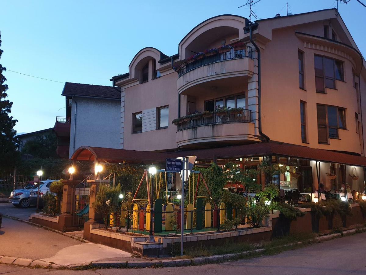 Green And Blue Apartments Banja Luka Buitenkant foto